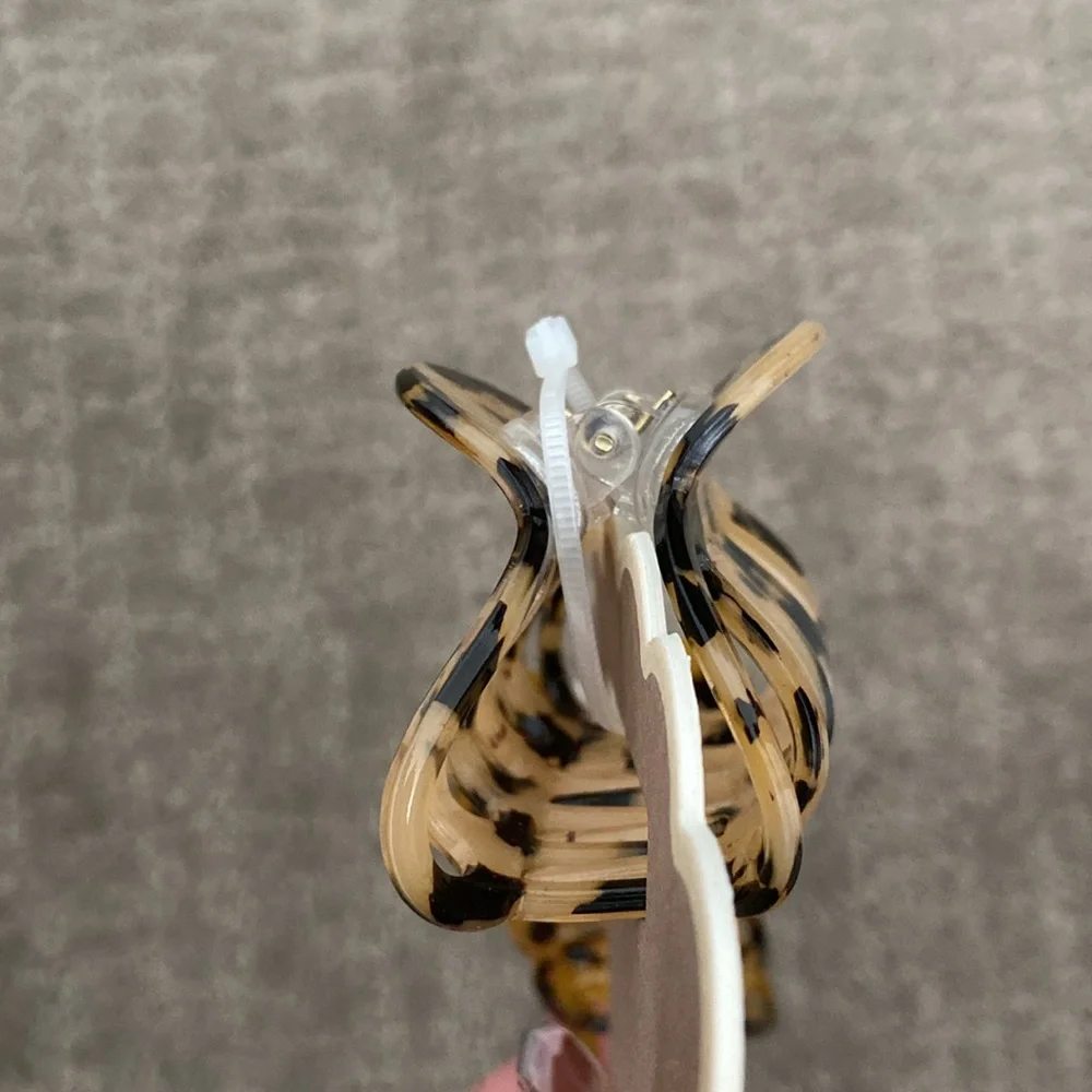 5 New Claw Clips - Picture 3 of 3